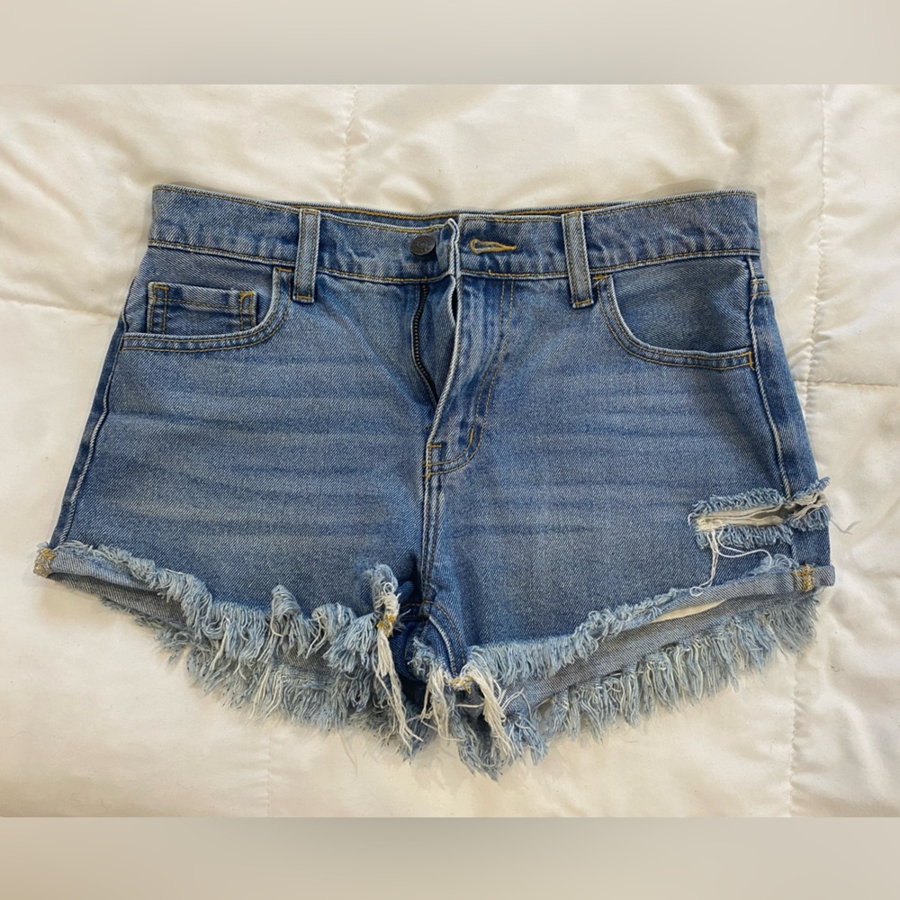 Mid-rise jean shorts